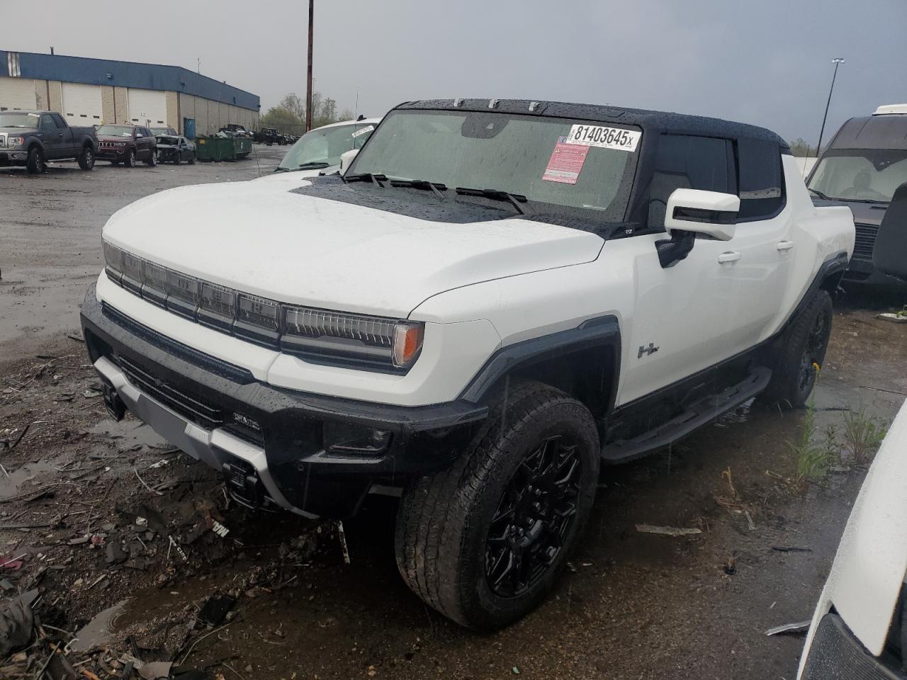 2025 GMC HUMMER EV Pickup 2X, VIN 1GT40BDD1SU115972 — Rear end
