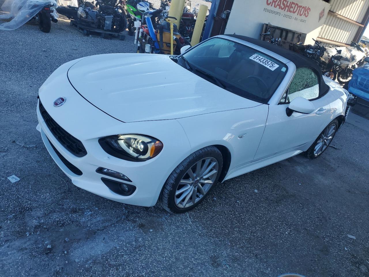2018 FIAT 124 Spider Lusso, VIN JC1NFAEK2J0134303 — Rear end