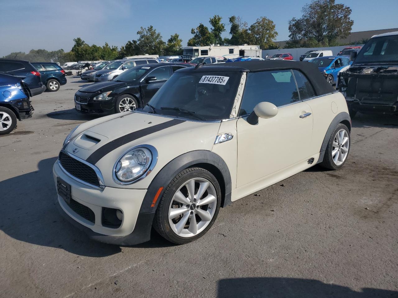 2014 MINI Convertible S, VIN WMWZP3C51ET707297 — Град