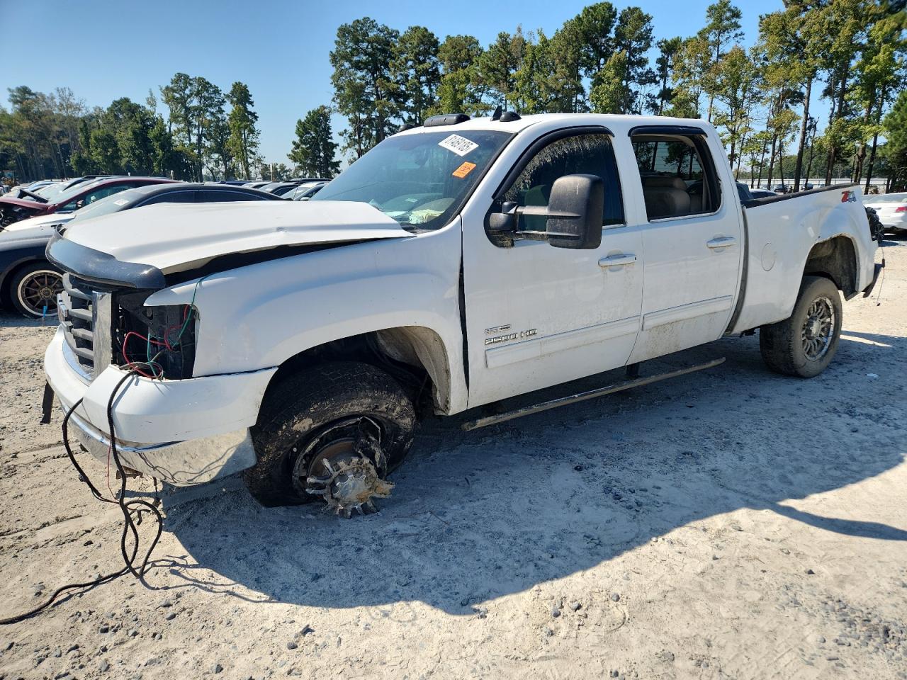 2010 GMC Sierra 2500HD SLT, VIN 1GT4K1B66AF114201 — Front end