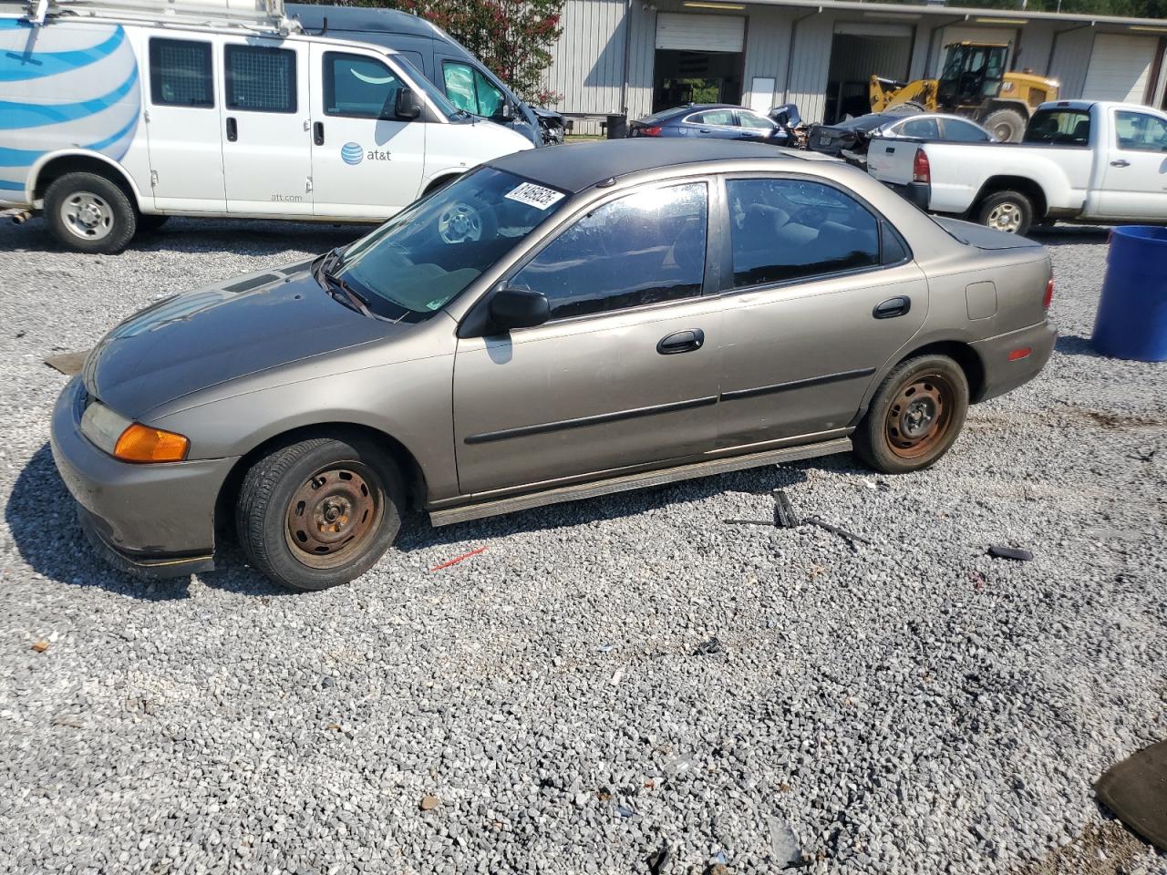 1997 Mazda Protege DX, VIN JM1BC1416V0145687 — Перед