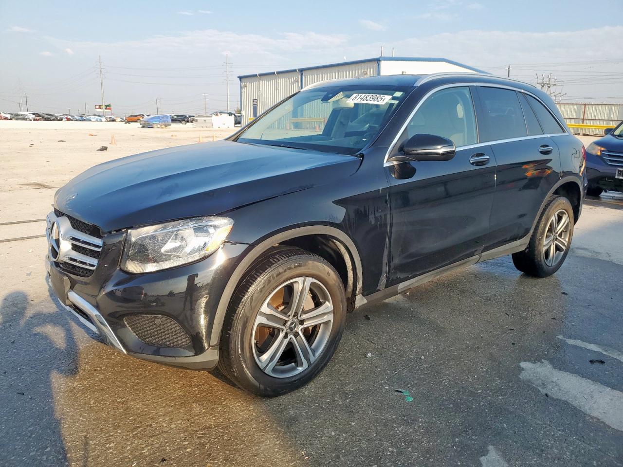 2019 Mercedes-Benz GLC 300, VIN WDC0G4JB7KV135950 — Front end
