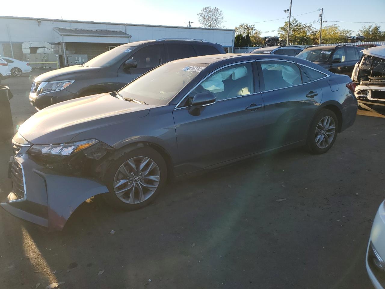 2020 Toyota Avalon XLE, VIN 4T1AZ1FB6LU044859 — Side