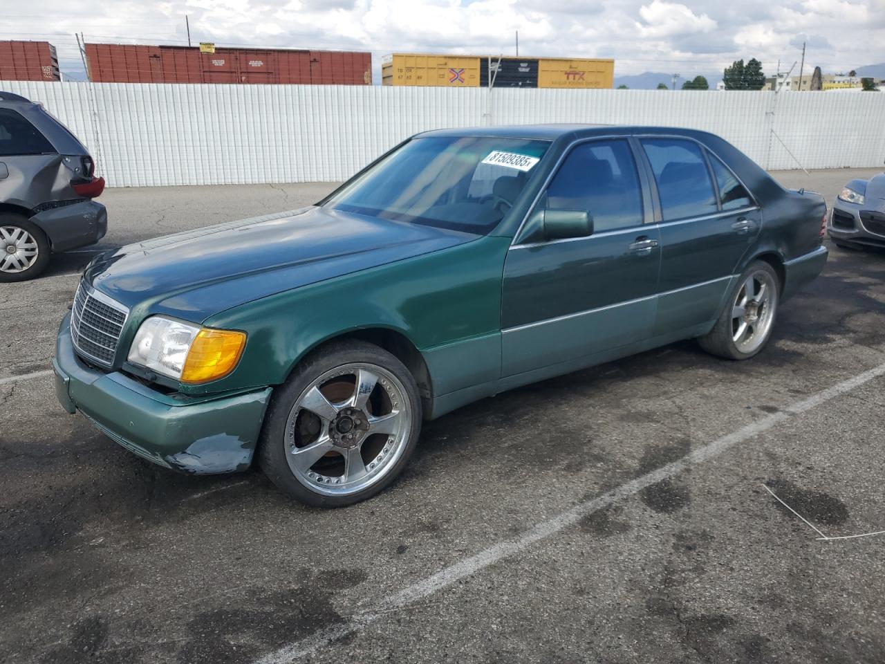 1993 Mercedes-Benz S 320, VIN WDBGA32E8PA125613 — Minor dents and scratches