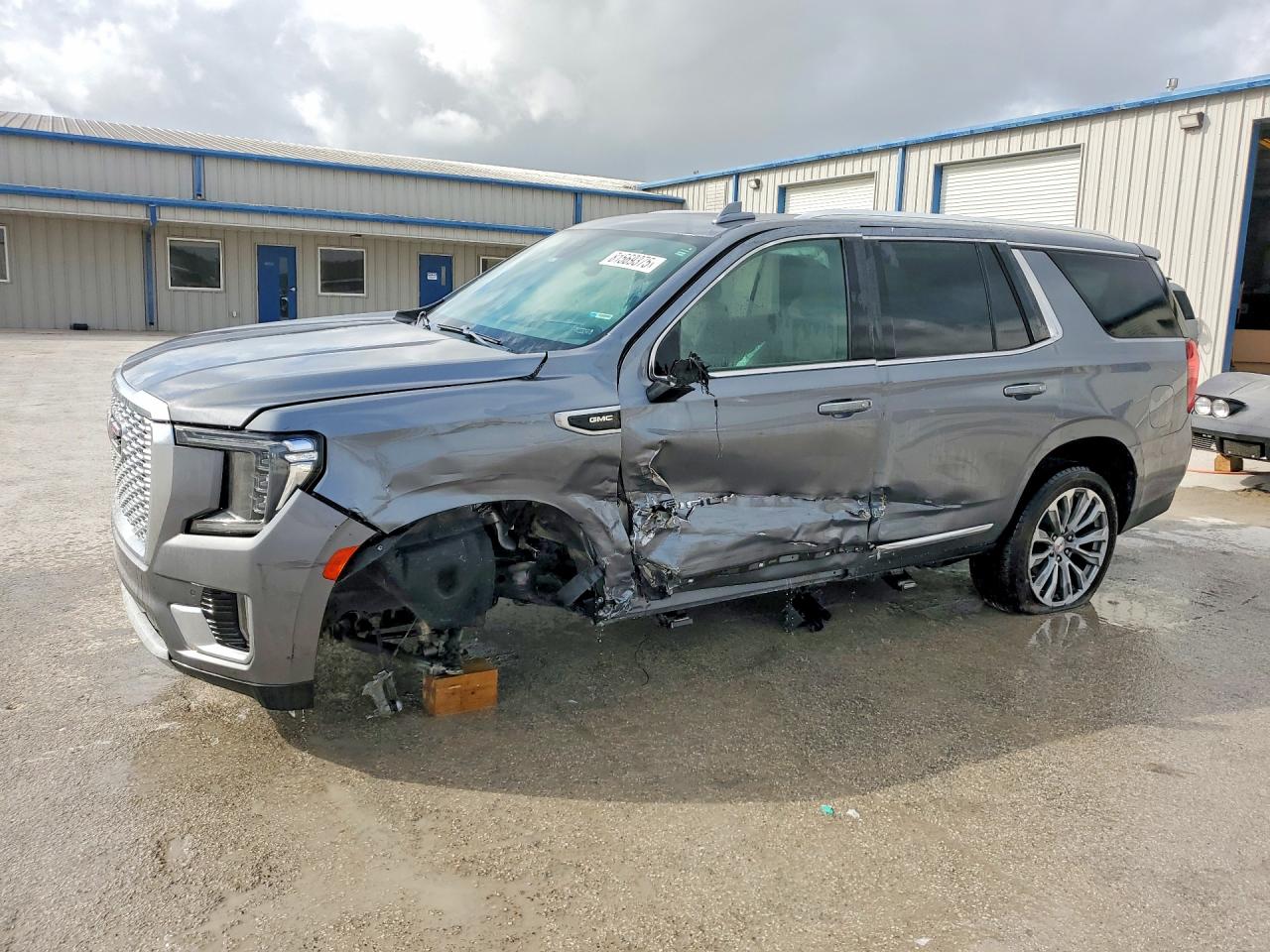 2021 GMC Yukon Denali, VIN 1GKS2DKL1MR303991 — Front end