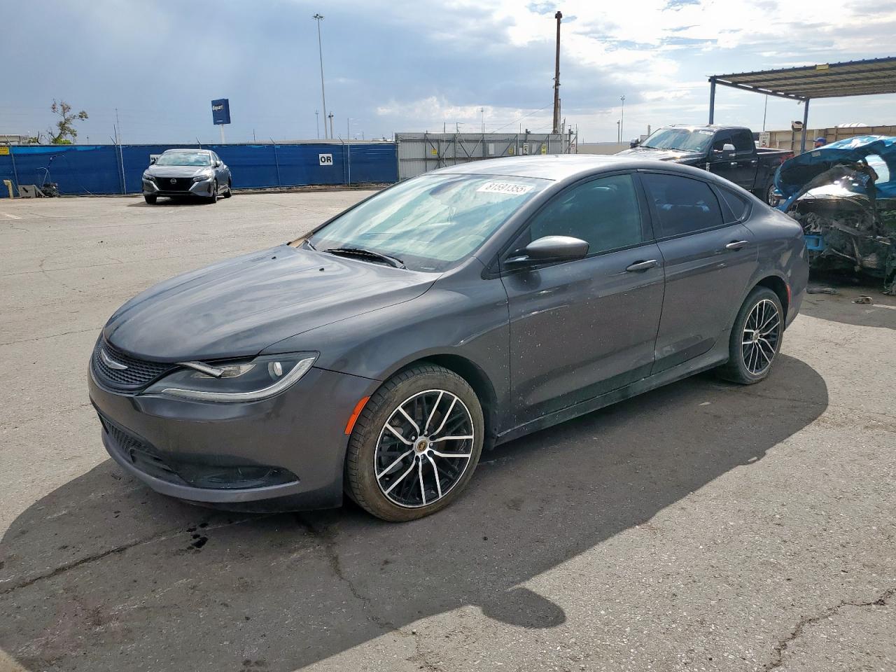 2015 Chrysler 200 S, VIN 1C3CCCBG1FN678353 — Некачественный ремонт
