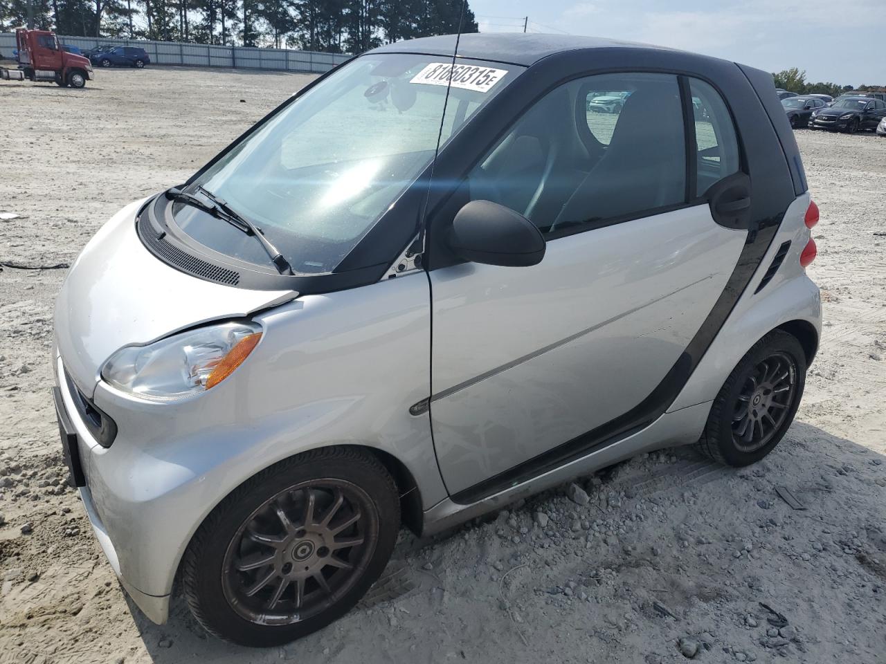 2012 Smart fortwo Pure, VIN WMEEJ3BA4CK528838 — Side