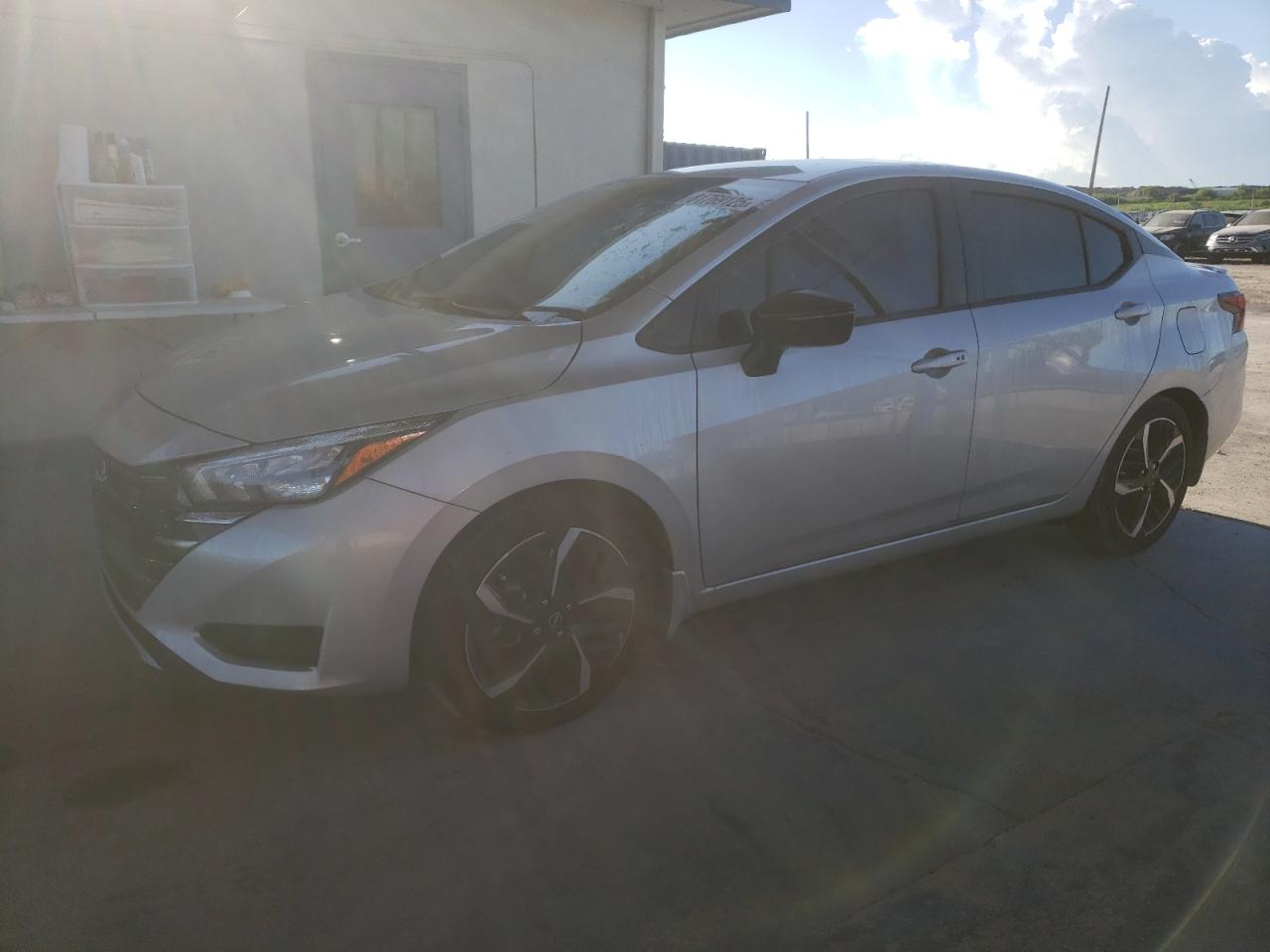 2023 Nissan Versa SR, VIN 3N1CN8FV6PL837447 — Разукомплектован