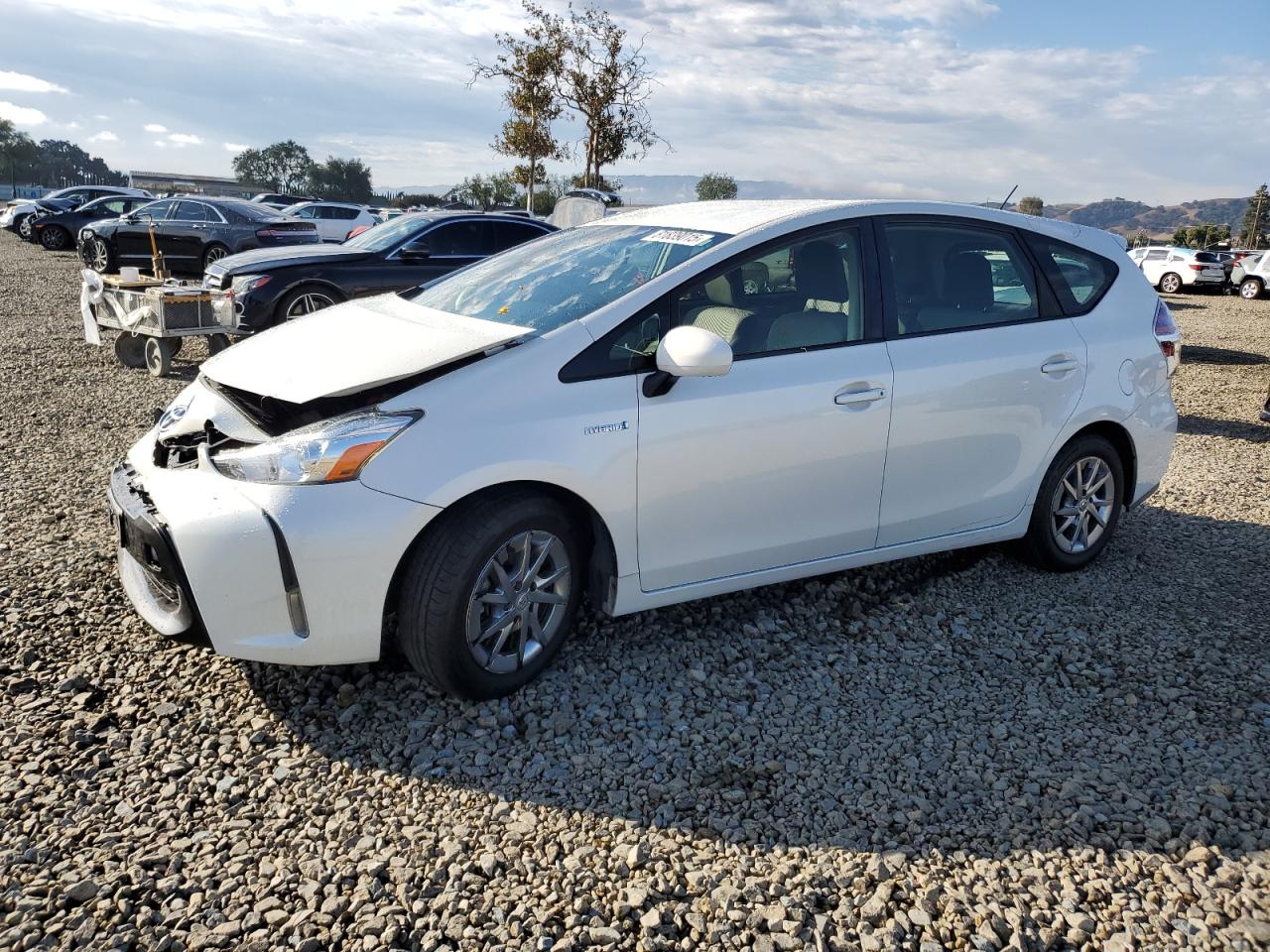 2017 Toyota Prius Three, VIN JTDZN3EU5HJ074008 — Front end