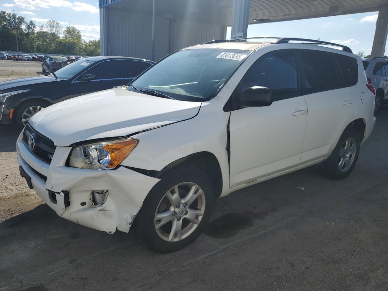 2011 Toyota RAV4, VIN JTMBK4DV4B5100365 — Front end