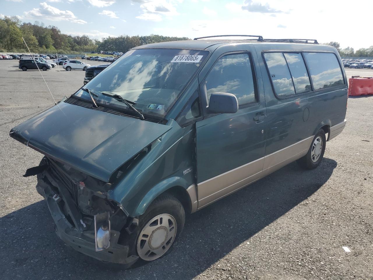 1995 Ford Aerostar Eddie Bauer, VIN 1FMDA41X8SZA78134 — Front end