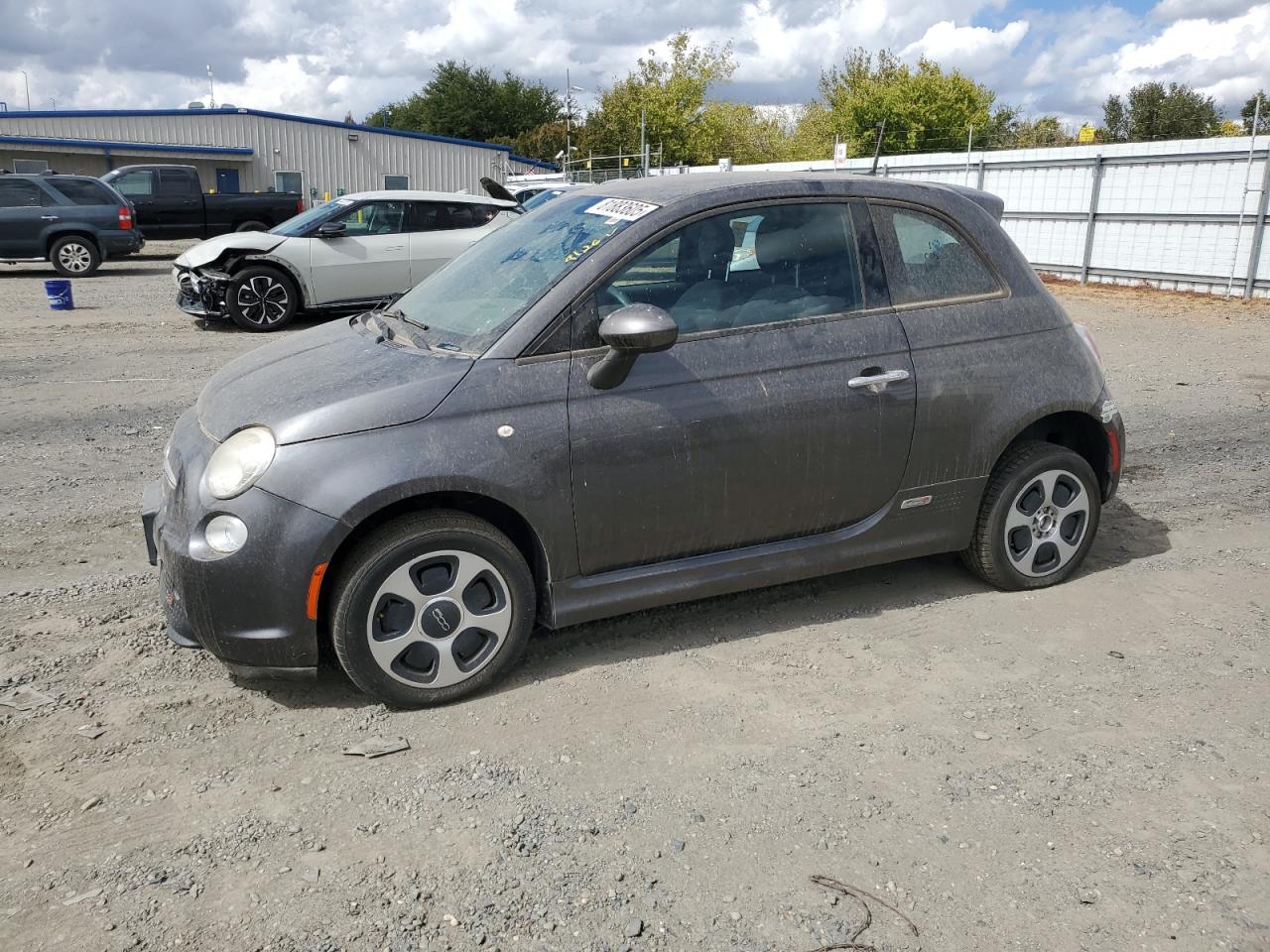 2015 FIAT 500e, VIN 3C3CFFGE1FT685481 — Front end