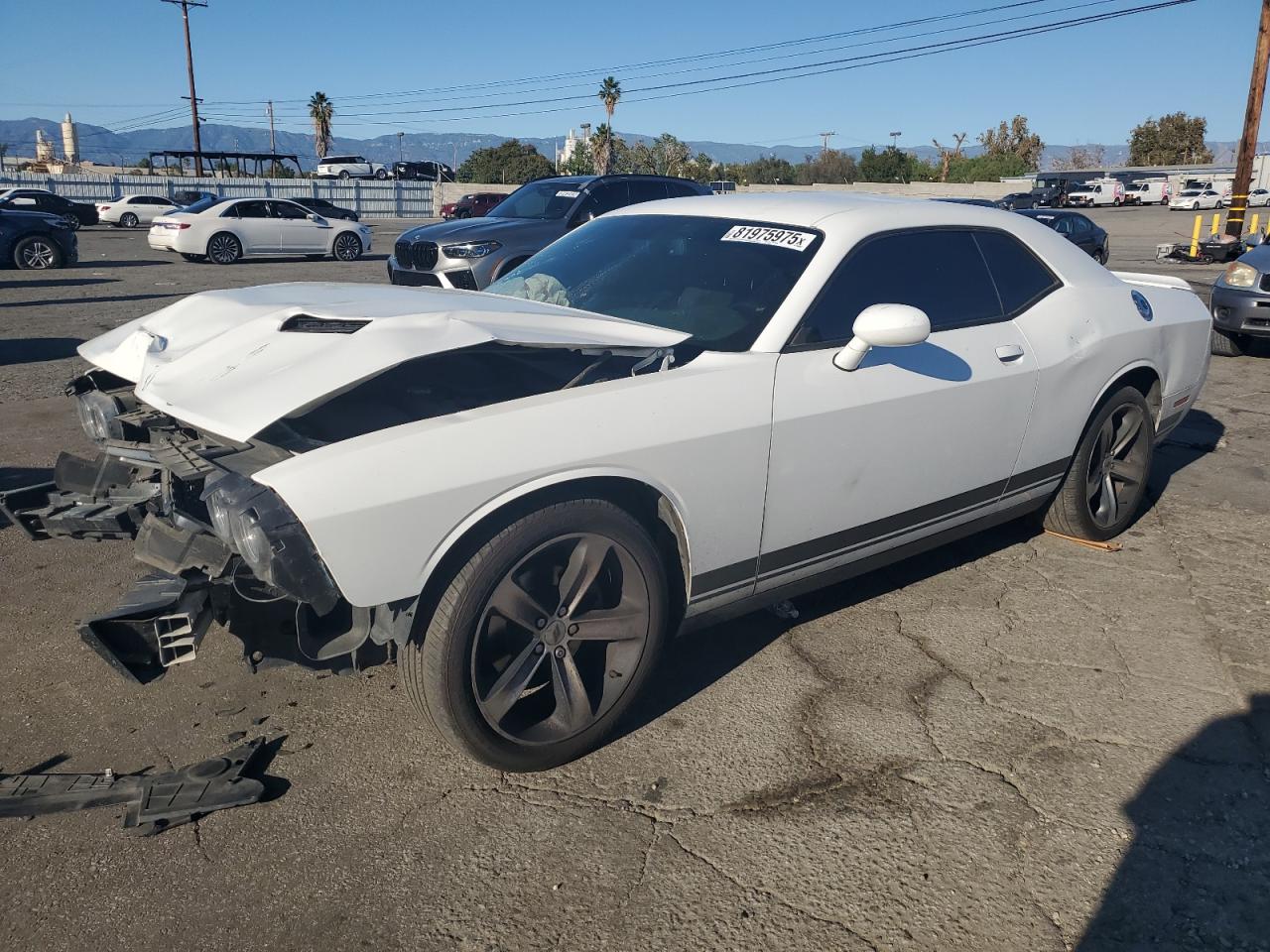 2019 Dodge Challenger SXT, VIN 2C3CDZAG4KH677461 — Front end