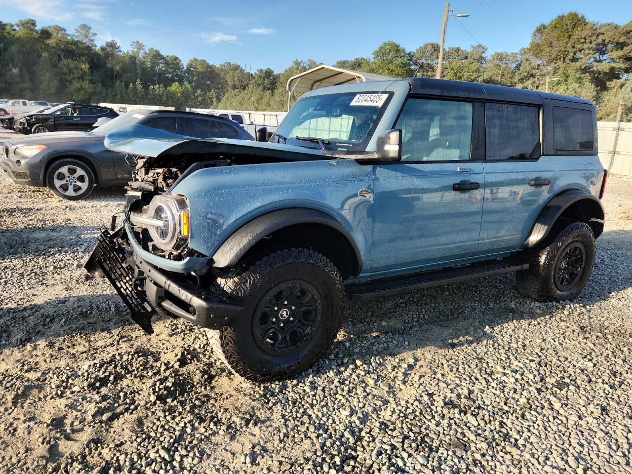 2022 Ford Bronco Wildtrak, VIN 1FMEE5DP1NLB06972 — Front end