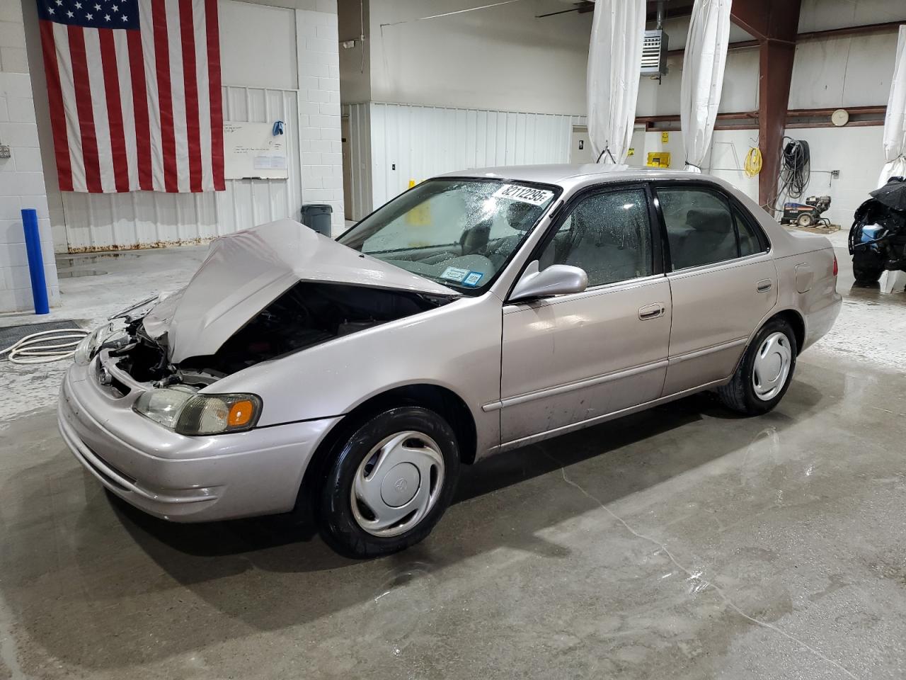 1998 Toyota Corolla LE, VIN 2T1BR18E9WC078277 — Front end