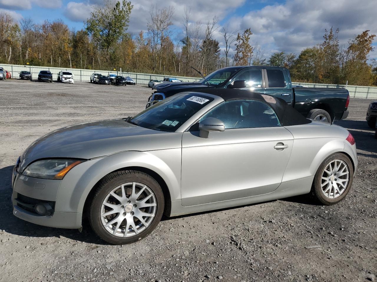 2009 Audi TT 3.2L, VIN TRURD38J891002828 — Front end