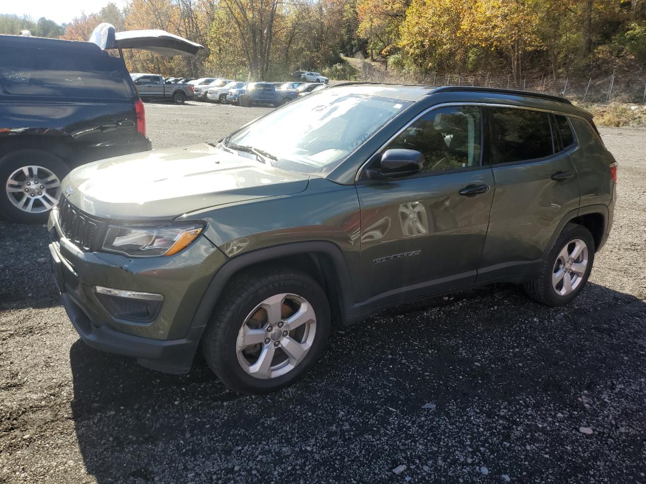 2018 Jeep Compass Latitude, VIN 3C4NJDBB8JT116544 — Rear end