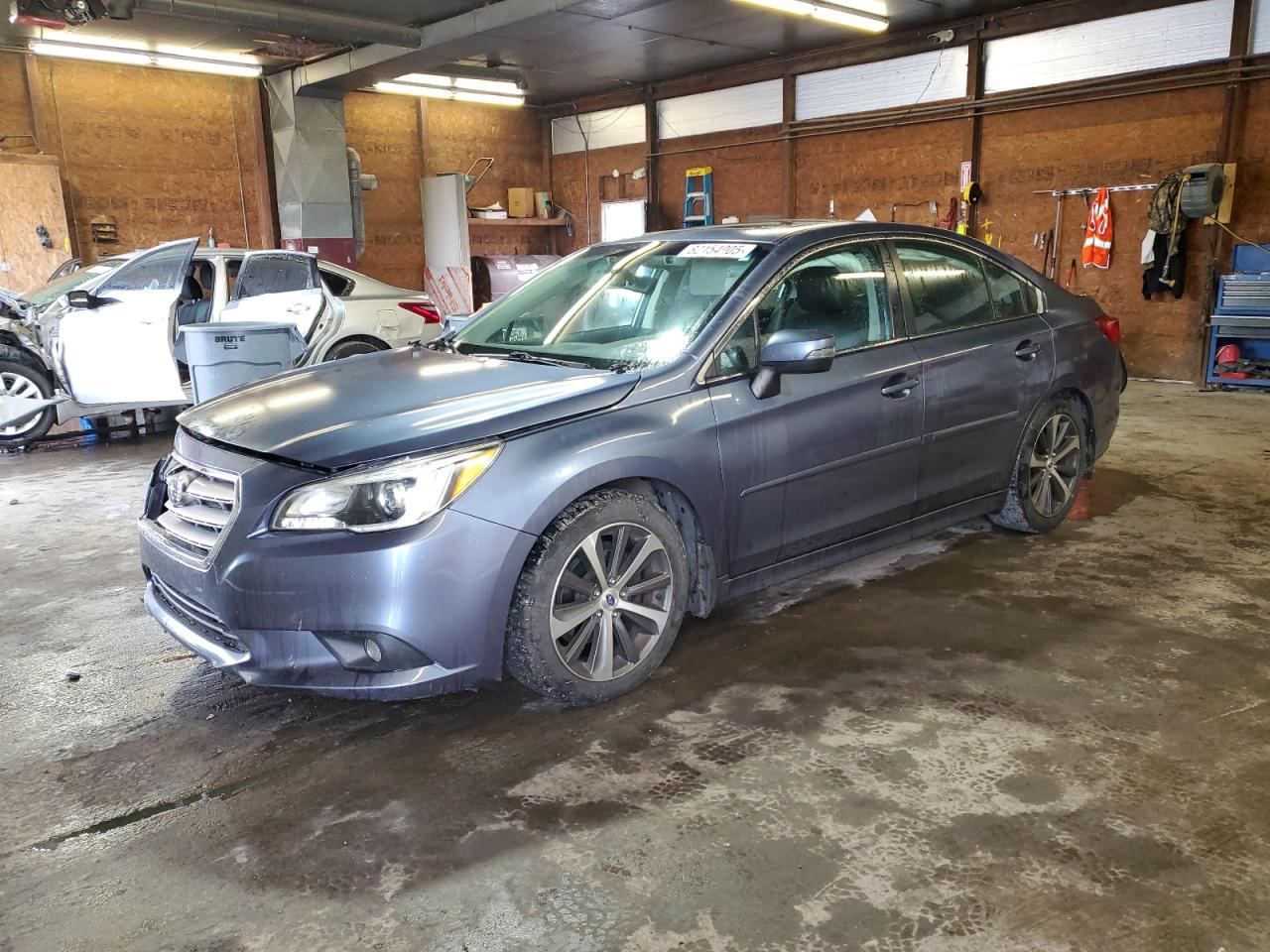 2017 Subaru Legacy Limited, VIN 4S3BNAN6XH3006461 — Front end