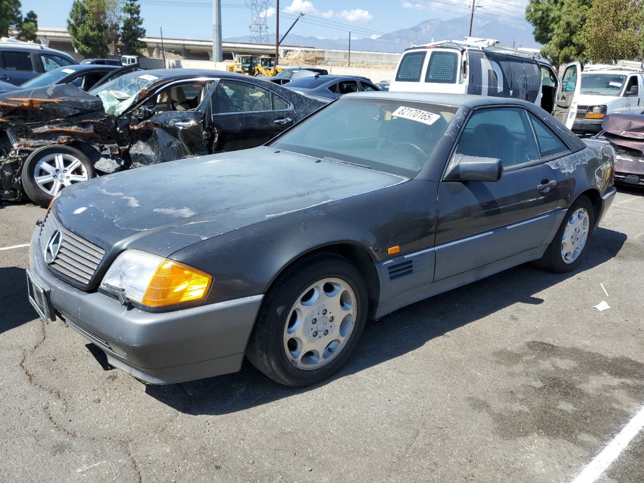 1992 Mercedes-Benz 500, VIN WDBFA66E5NF058945 — Normal wear