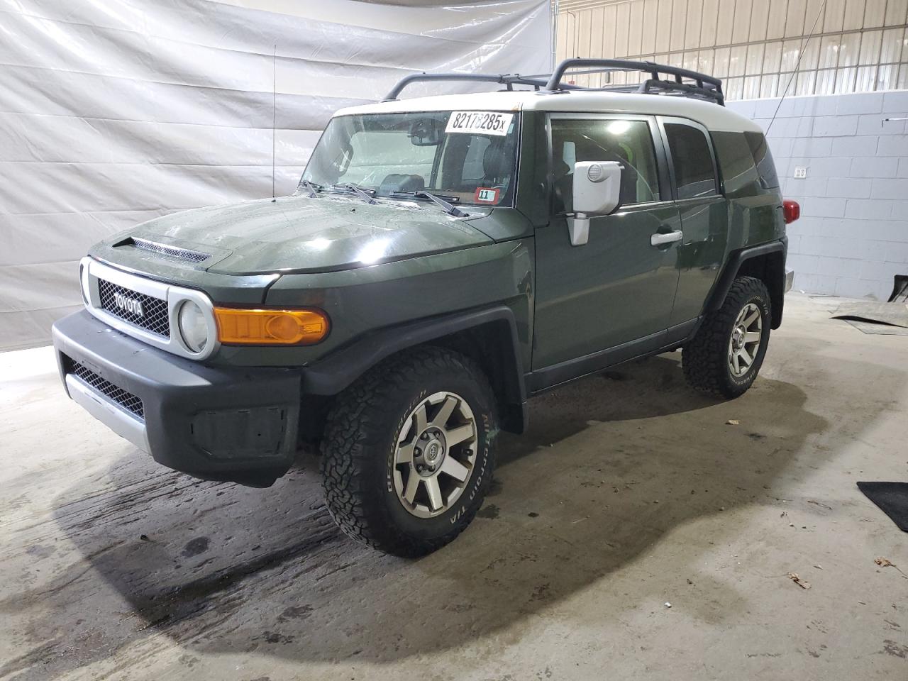 2014 Toyota FJ Cruiser, VIN JTEBU4BF8EK206177 — Undercarriage