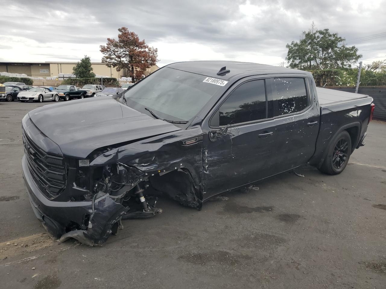 2025 GMC Sierra 1500 Elevation, VIN 1GTUUCE86SZ156659 — Front end