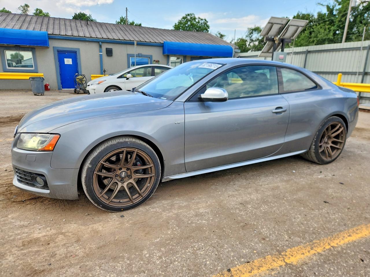 2011 Audi S5 Prestige, VIN WAUVVAFRXBA062227 — Град