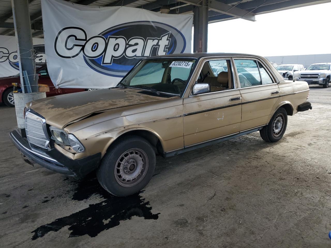 1983 Mercedes-Benz 300 D, VIN WDBAB33A7DB025362 — Front end