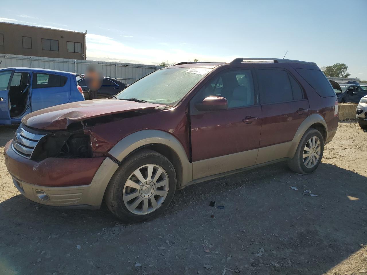 2008 Ford Taurus X Eddie Bauer, VIN 1FMDK07W98GA38461 — Front end