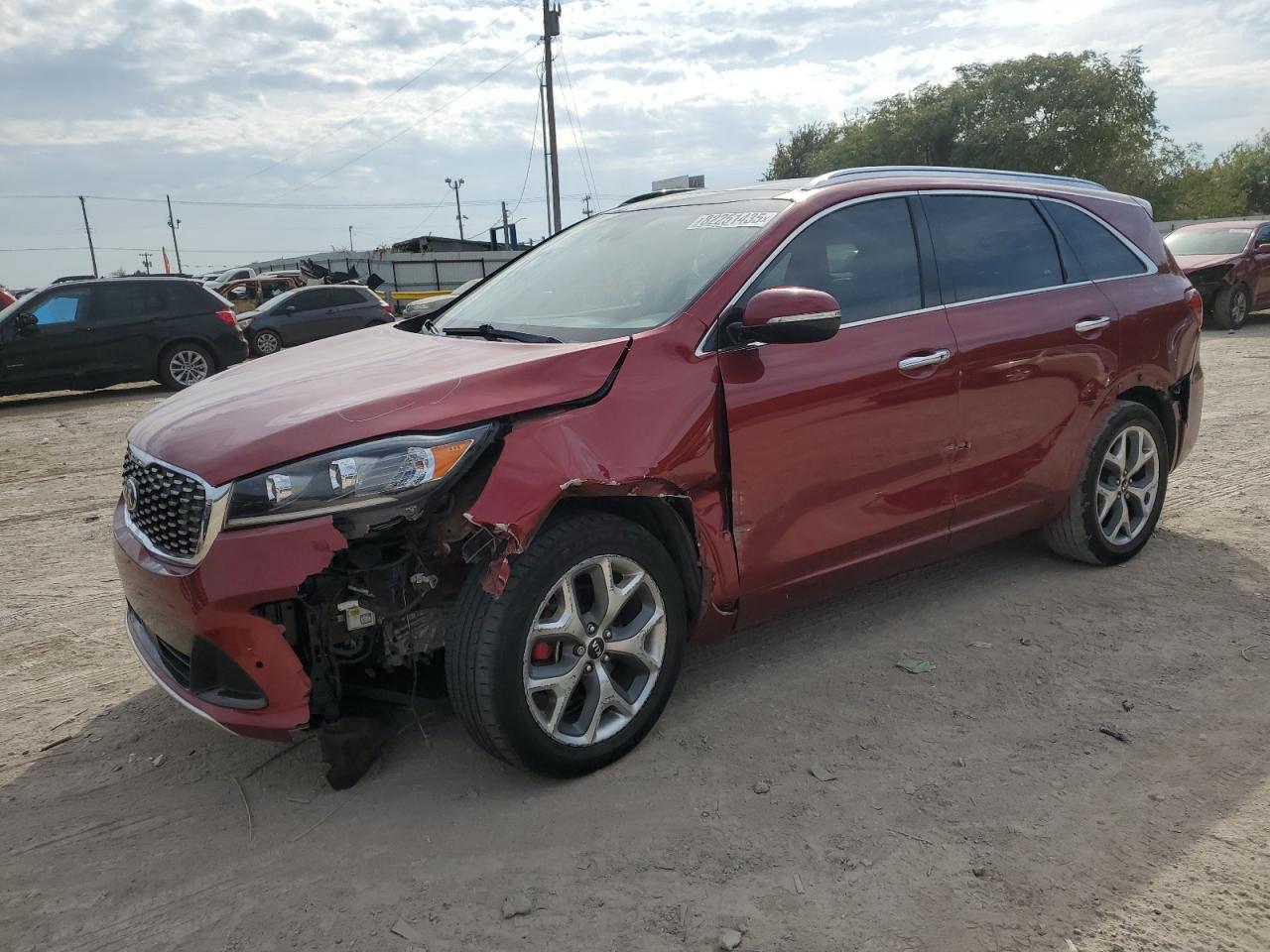 2019 Kia Sorento SX, VIN 5XYPK4A53KG471972 — Side