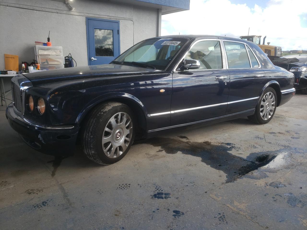 2005 Bentley Arnage R, VIN SCBLC37F75CX10456 — Front end