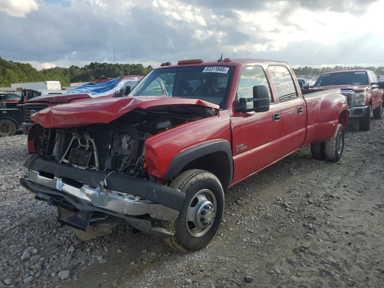 2005 Chevrolet Silverado 3500 DRW LT, VIN 1GCJK33235F818159 — Перед
