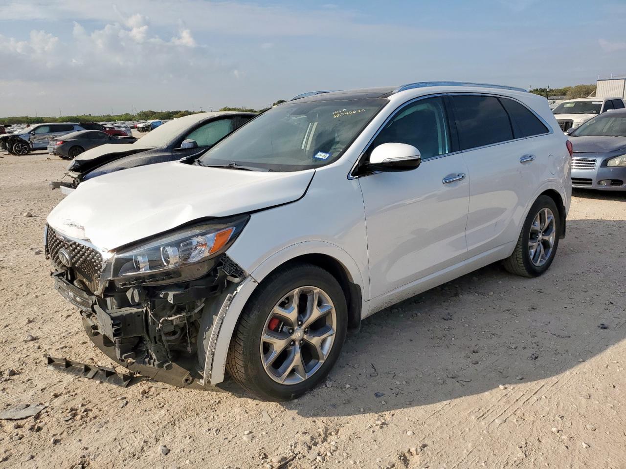 2017 Kia Sorento SX, VIN 5XYPK4A50HG250936 — Front end