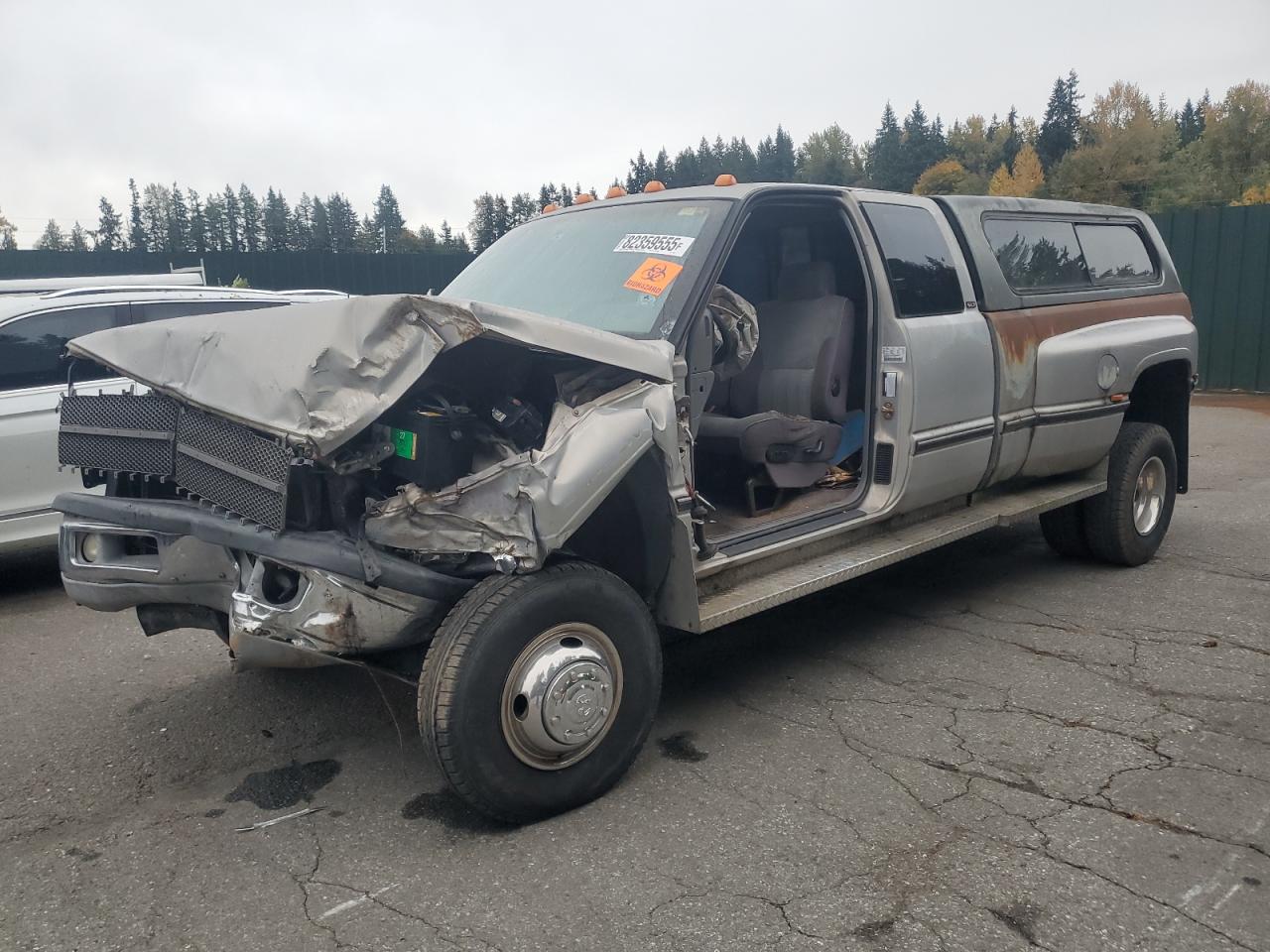 1996 Dodge 3500, VIN 3B7MF33W8TM149551 — Front end