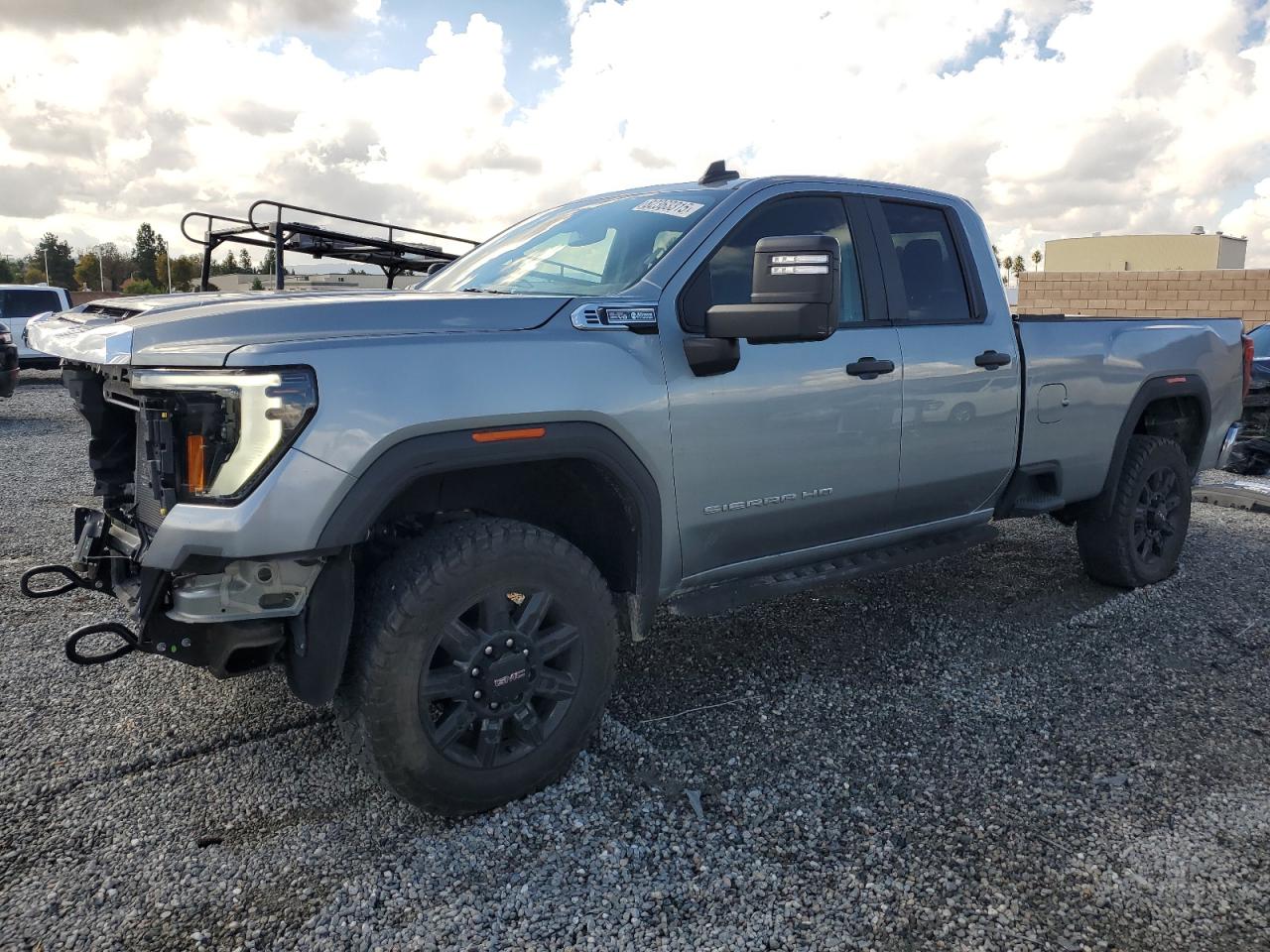 2024 GMC Sierra 2500HD Pro, VIN 1GT58LE71RF208601 — Auction photo