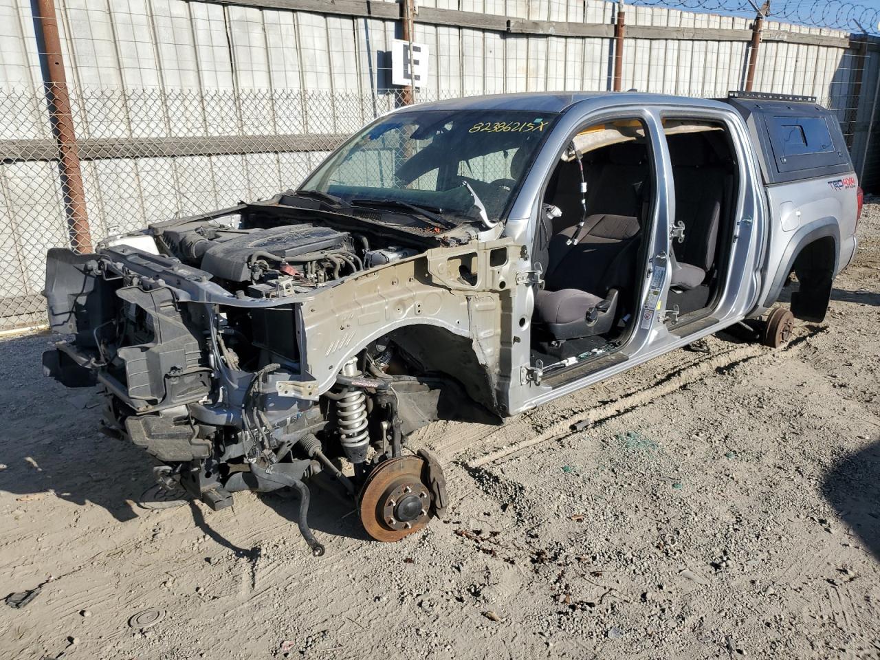 2018 Toyota Tacoma TRD Off Road, VIN 3TMCZ5AN9JM152299 — Фото с аукциона 1 of 13