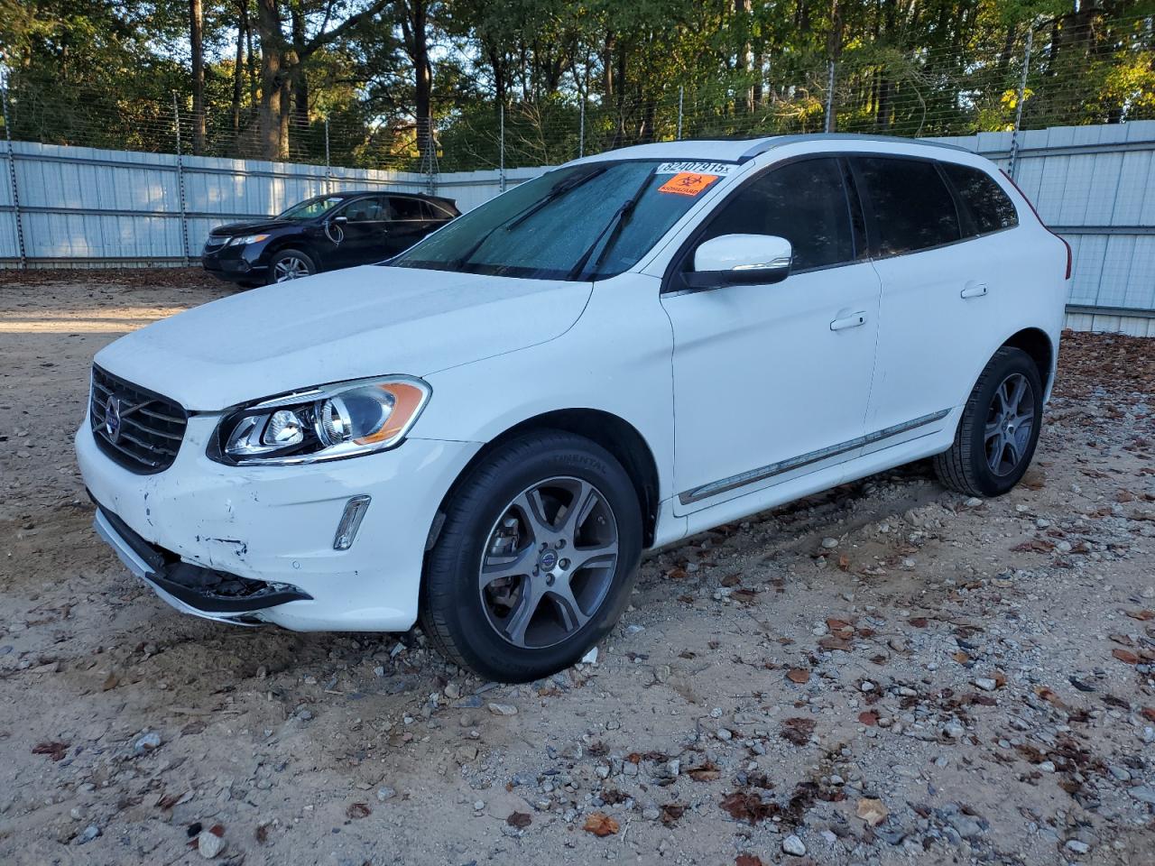 2015 Volvo XC60 T6, VIN YV4902RK8F2650891 — Front end