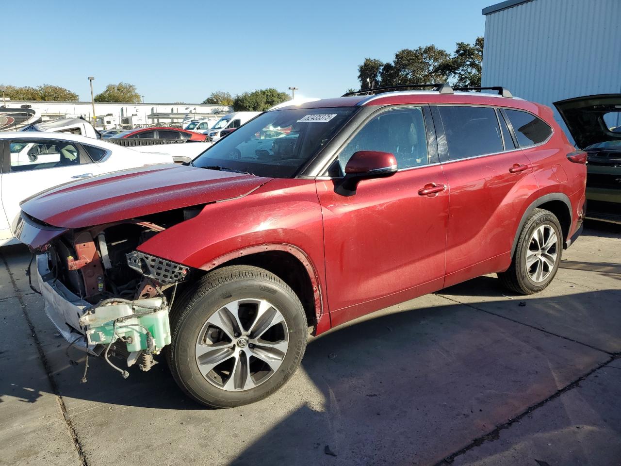 2020 Toyota Highlander XLE, VIN 5TDHZRAH9LS512181 — Front end