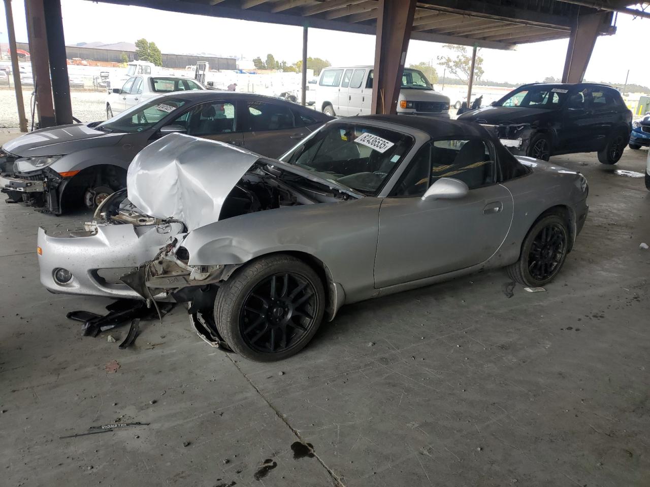 2005 Mazda MX-5 Miata LS, VIN JM1NB353750413044 — Front end