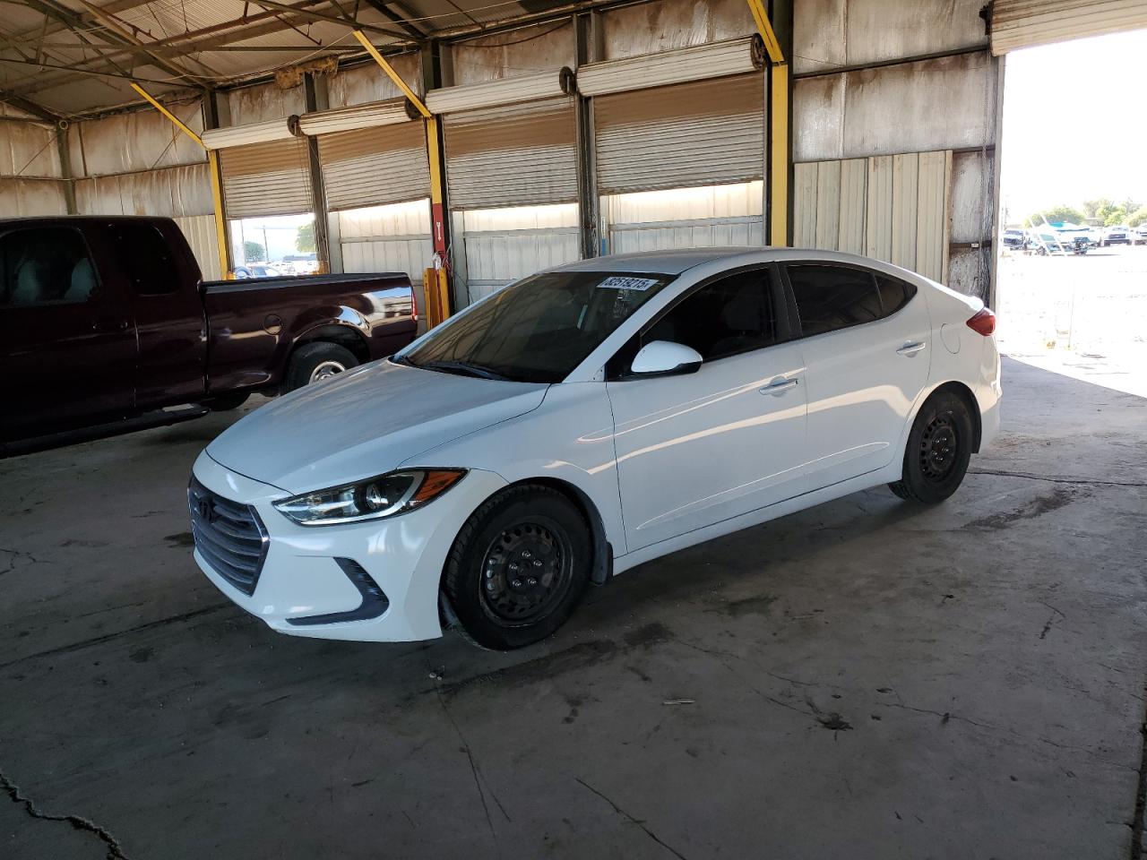 2018 Hyundai Elantra SE, VIN 5NPD74LF4JH303114 — Auction photo