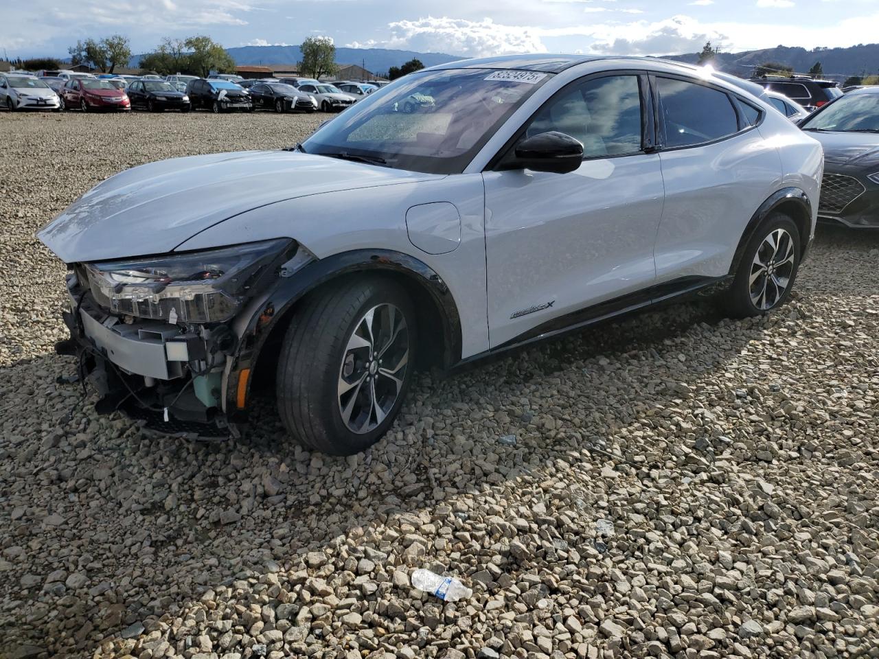 2021 Ford Mustang Mach-E Premium, VIN 3FMTK3SU3MMA36739 — Front end
