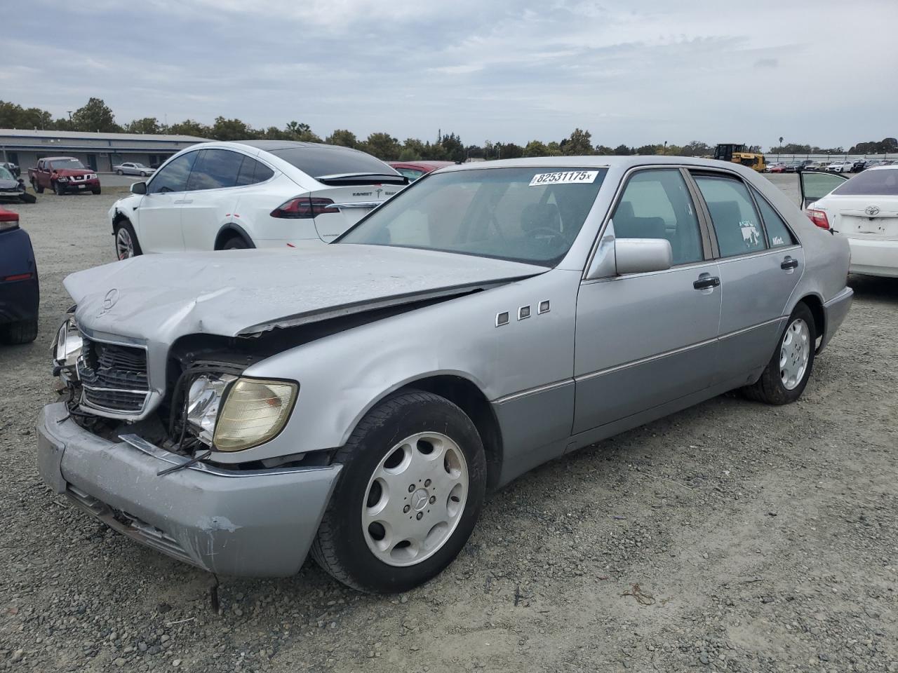 1993 Mercedes-Benz 300, VIN WDBGB34E2PA140084 — Front end