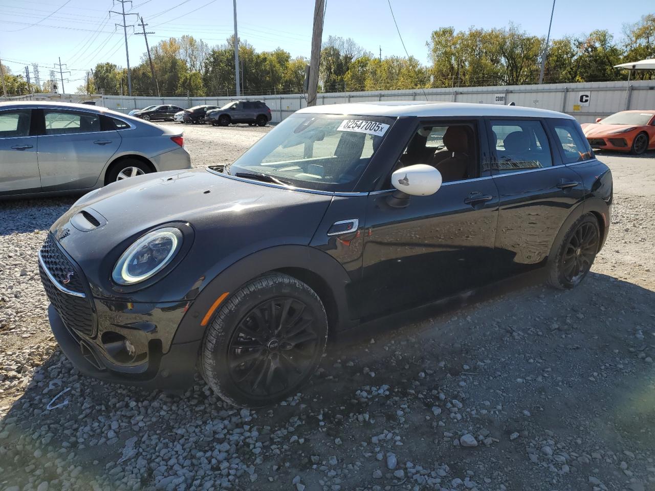 2024 MINI Clubman Cooper S, VIN WMWXJ1C02R2U84359 — Бок