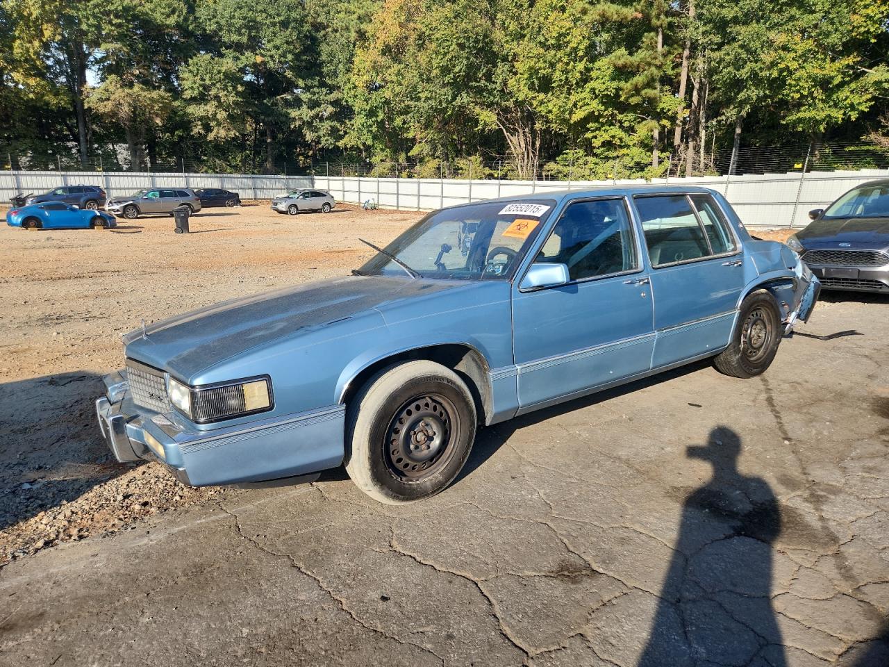 1990 Cadillac DeVille, VIN 1G6CD5337L4319321 — Rear end