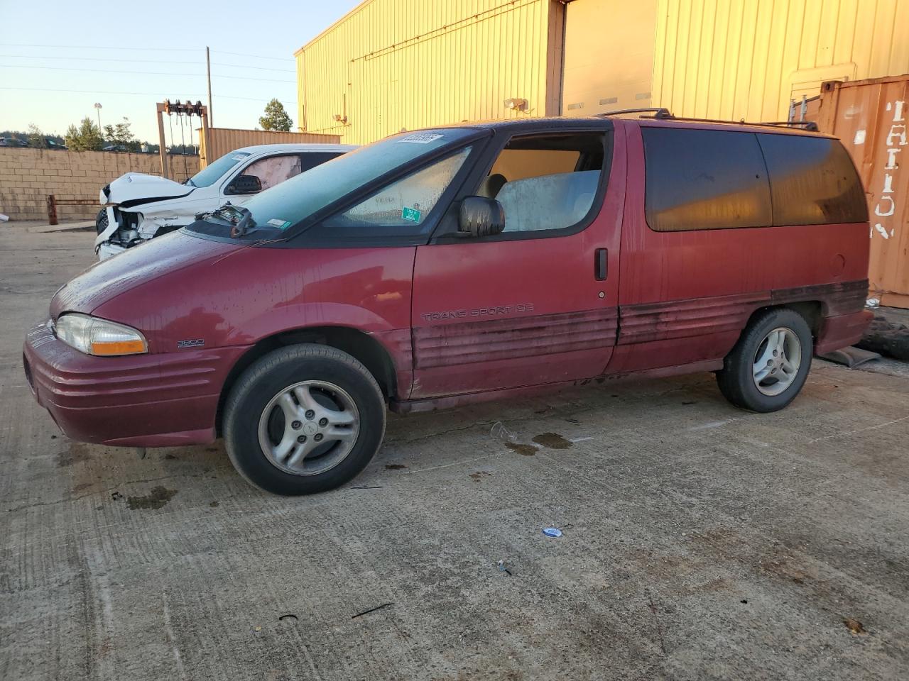 1995 Pontiac Trans Sport, VIN 1GMDU06L7ST233846 — Rear end