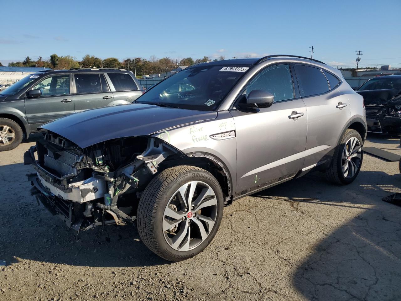 2021 Jaguar E-Pace 300 Sport, VIN SADF12GX0M1021702 — Перед