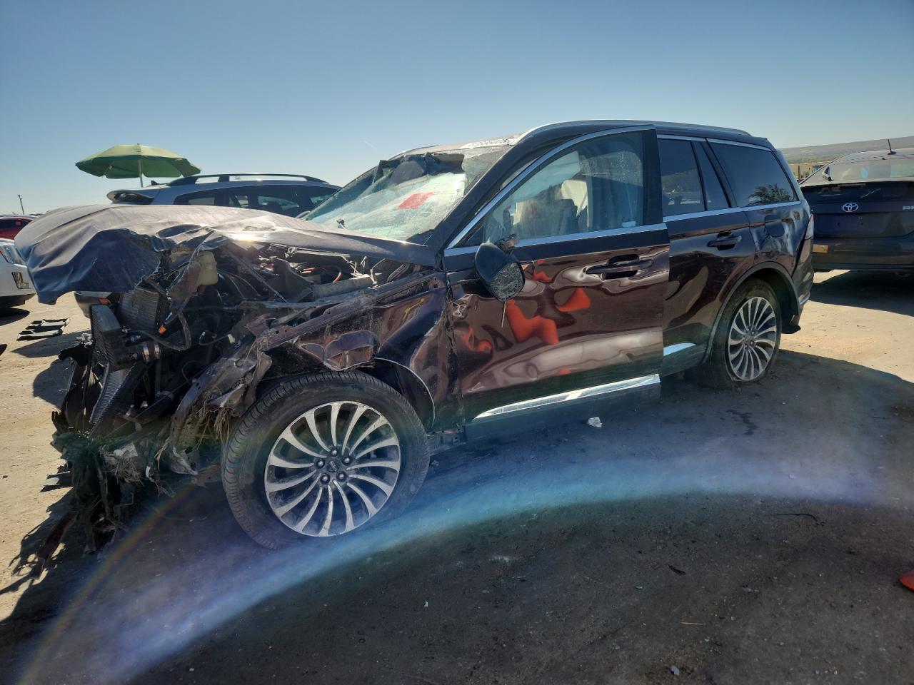 2020 Lincoln Aviator Reserve, VIN 5LM5J7XC3LGL06786 — Фото с аукциона 1 of 14