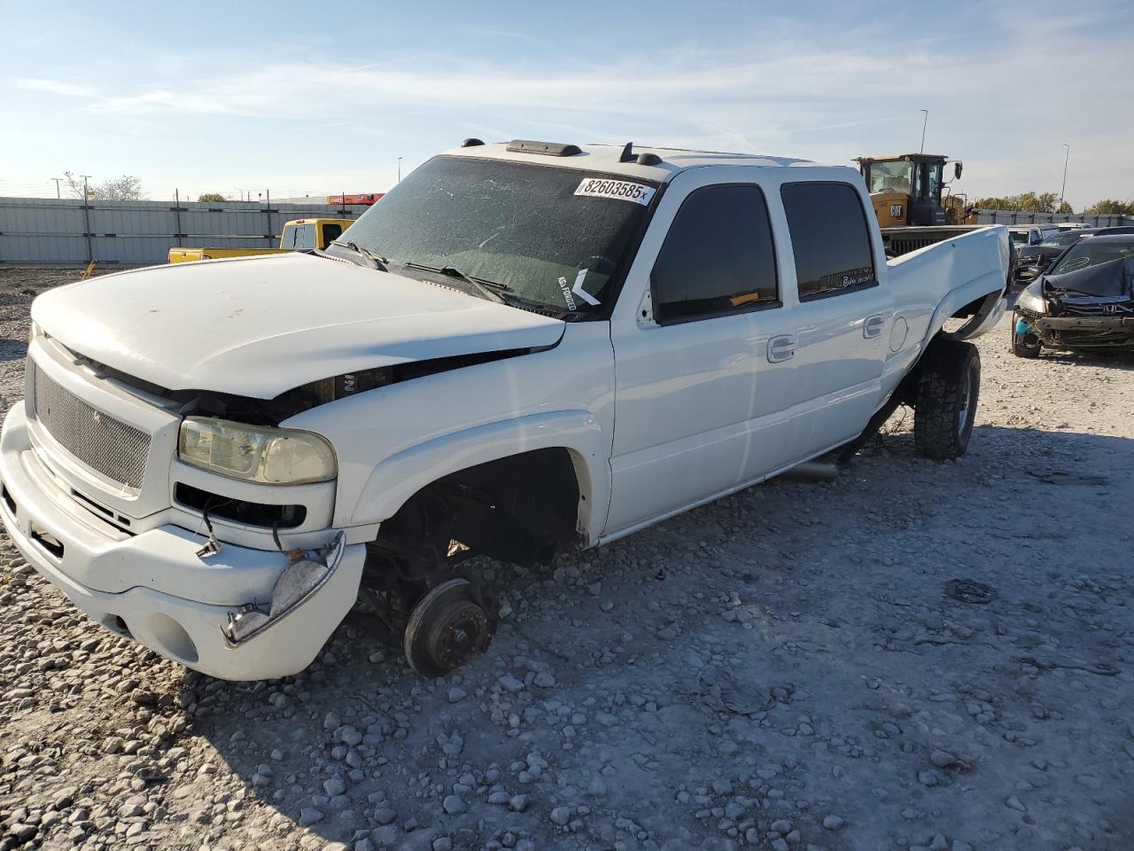 2006 GMC Sierra 2500HD SLE2, VIN 1GTHK23256F117438 — Side