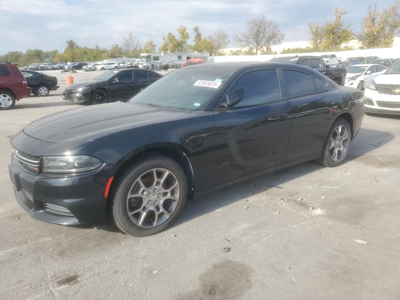 2015 Dodge Charger SE, VIN 2C3CDXFG5FH760125 — Auction photo