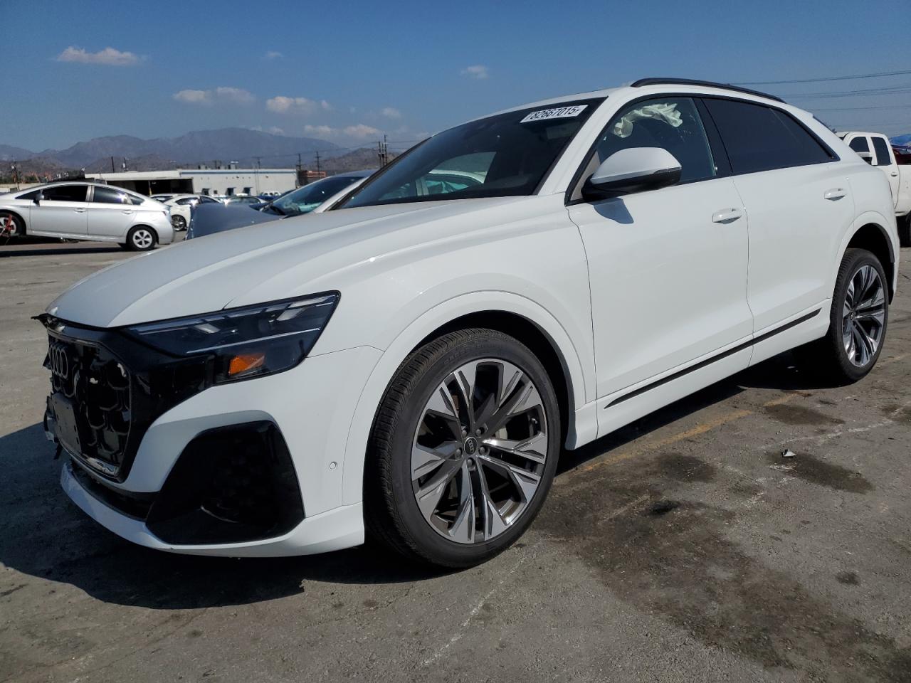 2024 Audi Q8 Premium Plus, VIN WA1EVBF17RD020183 — Перед