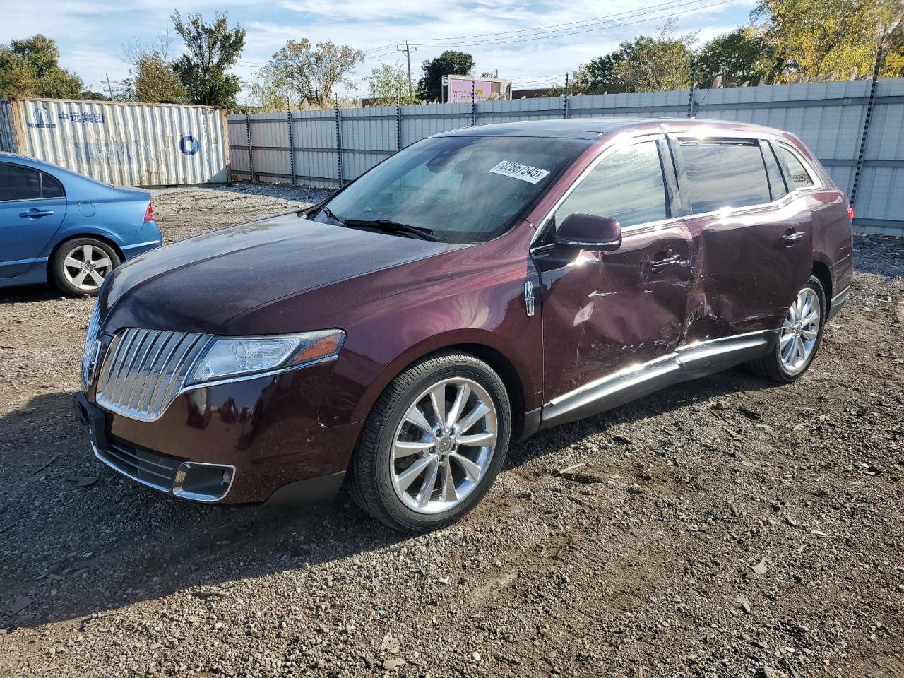 2011 Lincoln MKT EcoBoost, VIN 2LMHJ5AT5BBJ51164 — Side